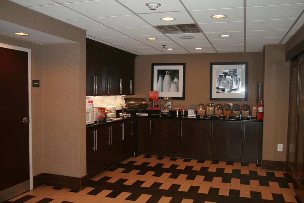 Hampton Inn & Suites Columbus Hilliard Restaurant photo